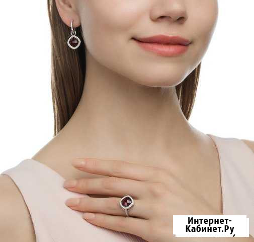 Комплект: Серебряные серьги+ кольцо с гранатом Кунгур - изображение 1