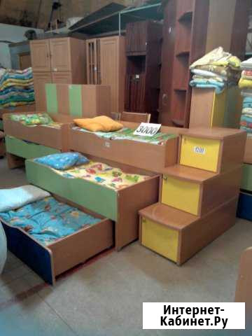 Кровати выкатные трех ярус,шкафчики -бу 3 года Севастополь - изображение 1