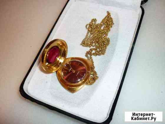 Часы-кулон Заря с позолотой и рубином Белгород