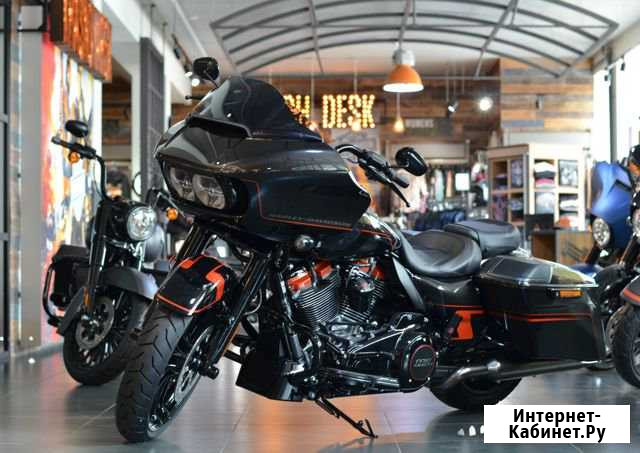 CVO Road Glide (Black Earth & Vivid Black) 2018 Казань - изображение 1
