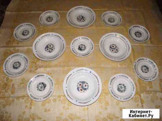 4 Фаянсовых больших, глубоких и 9 мелких тарелок Магнитогорск