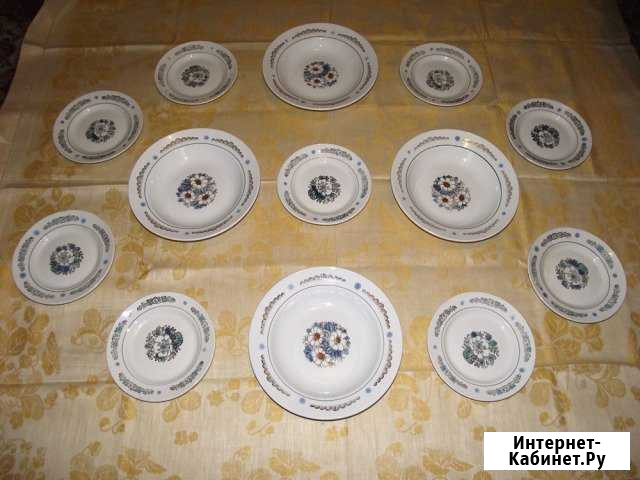 4 Фаянсовых больших, глубоких и 9 мелких тарелок Магнитогорск - изображение 1