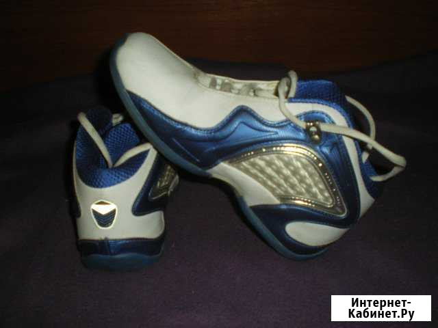 Кроссовки кожаные 36-37 р-р мало б/у Великий Новгород - изображение 1