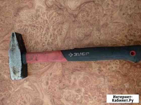 Молоток с фиребглассовой рукояткой, кованый.1000гр Нижний Новгород