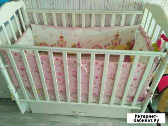 Продам белую кроватку Волгоград