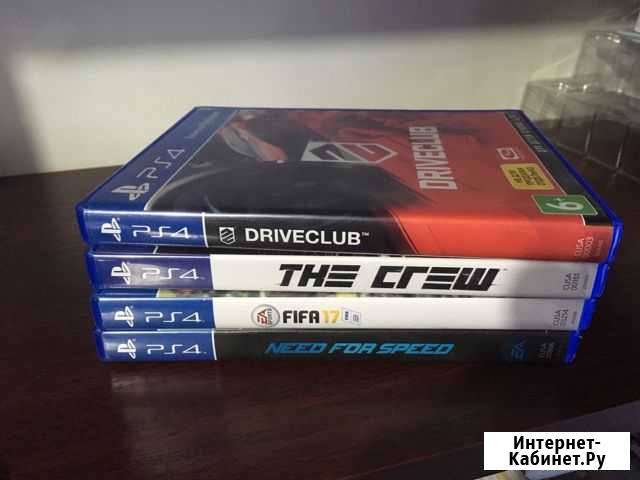 PS4 slim 2 джойстика и пару дисков Железногорск - изображение 1