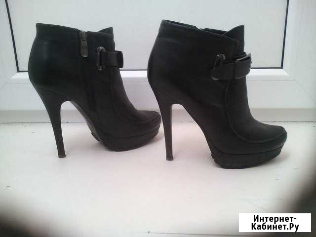 Демисезонные ботинки на каблуке Ижевск - изображение 1