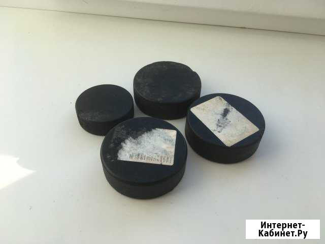 Шайбы : три взрослых и одна детская. За 4 шт-200 р Омск - изображение 1