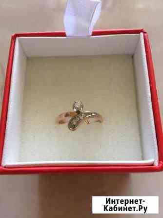 Золотое кольцо с бриллиантами Москва