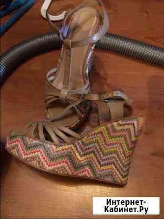 Босоножки на танкетке Петрозаводск