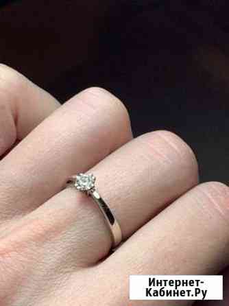 Кольцо с бриллиантом женское, размер 17 Псков