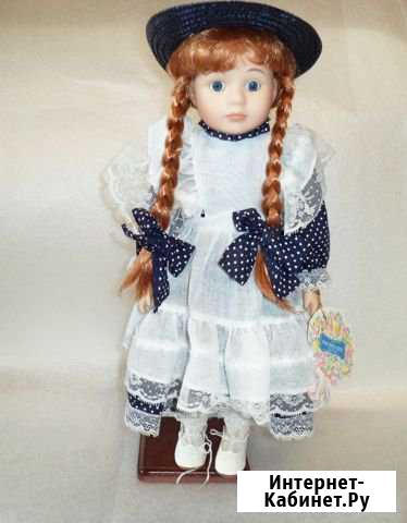 Фарфоровая коллекционная кукла на подставке Евпатория - изображение 1