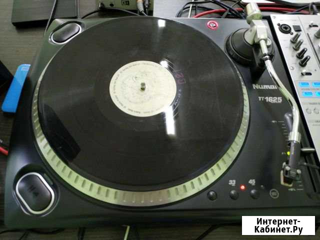 Dj проигрыватель Numark TT 1625 + 8 пластинок Пятигорск - изображение 1