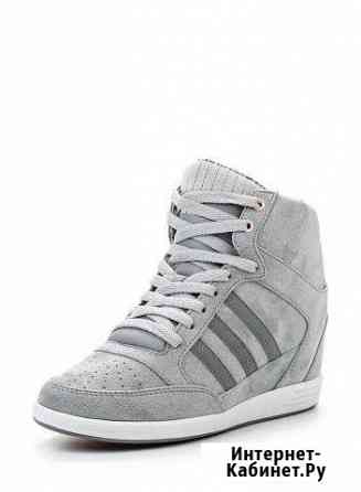 Кроссовки adidas на танкетке Мурино
