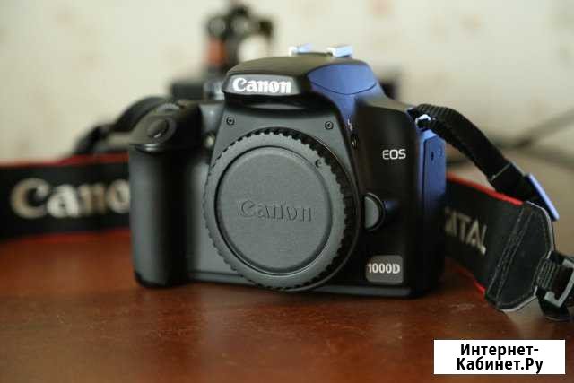 Зеркальный фотоаппарат Canon EOS 1000D Североморск - изображение 1