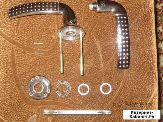 Ручка для входной двери. Одна целая. А др. На запч Липецк