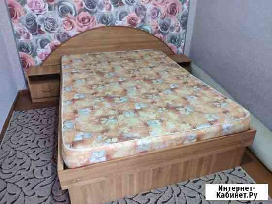 Кровать и две тумбы Моздок