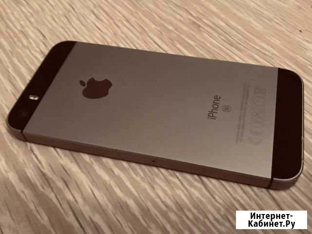 iPhone SE 32gb Псков - изображение 1
