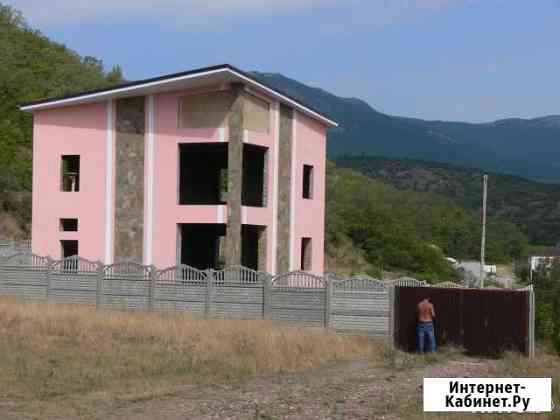 Дом 170 кв.м. на участке 5 сот. Алушта