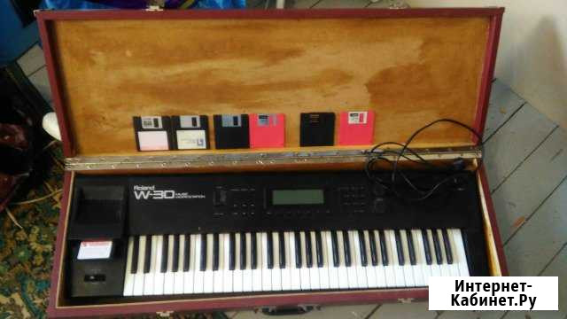 Cтаринные Roland W-30 рабочая станция клавиатура Челябинск - изображение 1
