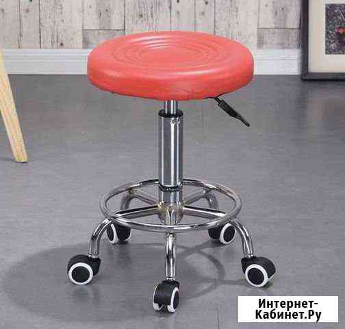 Красный стул без спинки Калининград