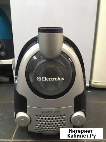 Пылесос Electrolux 1800W Курган - изображение 1