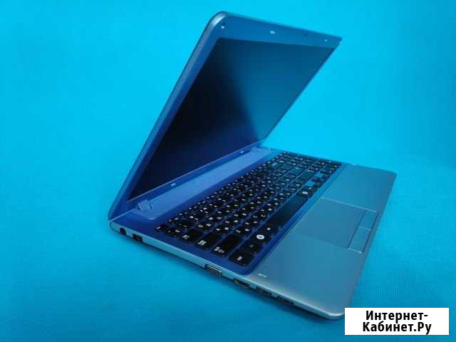 SAMSUNG 15/Core i5/8Gb/SSD120+750Gb/AMD7670M Озерск - изображение 1