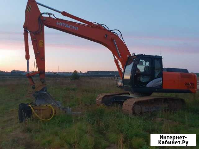 Услуги гусеничного экскаватора hitachi zx 240 Киров - изображение 1