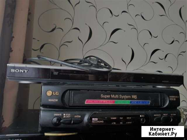 VHS-плеер LG W142W и CD/DVD-плеер Sony DVP-NS708H Соликамск - изображение 1
