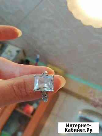 Серебряный перстень со сверкающим фианитом 16 р Пенза