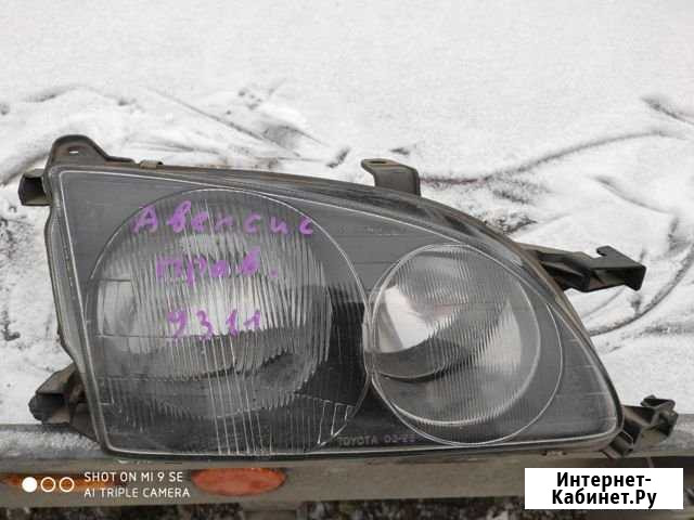 Фара правая Toyota Avensis 1 Вологда - изображение 1