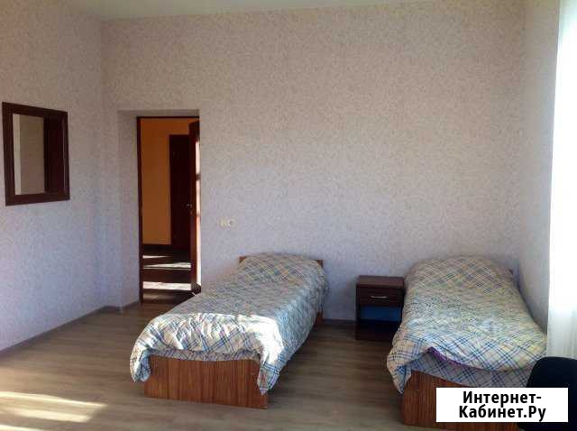 Комната 21 м² в 8-ком. кв., 2/3 эт. в аренду посуточно в Краснодаре Краснодар - изображение 1