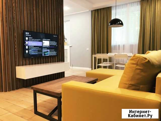 3-комнатная квартира, 60 м², 1/5 эт. в аренду посуточно в Шахтах Шахты - изображение 1