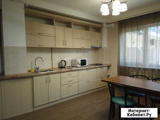 3-комнатная квартира, 66.8 м², 2/3 эт. в аренду на длительный срок в Ялте Ялта - изображение 1