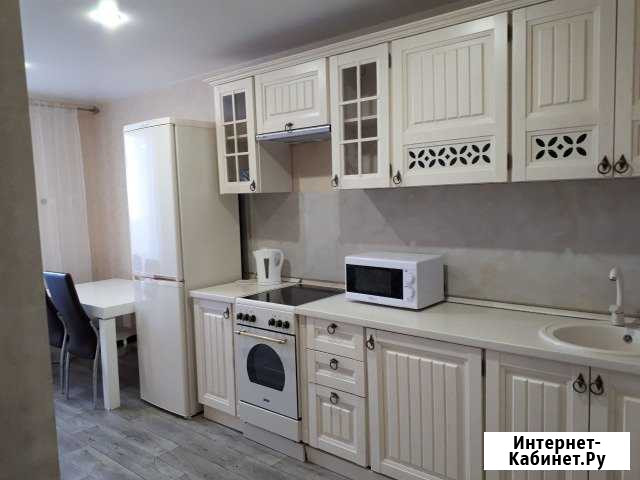 1-комнатная квартира, 45 м², 17/23 эт. в аренду посуточно в Саратове Саратов - изображение 1