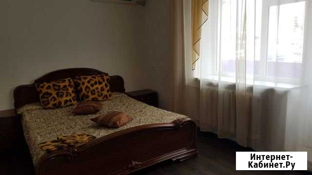 2-комнатная квартира, 60 м², 2/5 эт. в аренду посуточно в Астрахани Астрахань - изображение 1