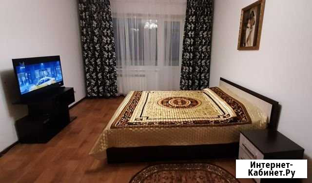1-комнатная квартира, 38 м², 2/10 эт. в аренду посуточно в Брянске Брянск - изображение 1
