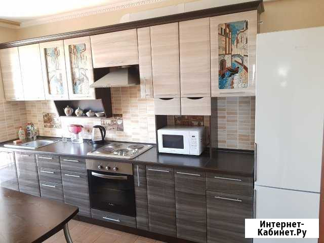 2-комнатная квартира, 64 м², 8/10 эт. в аренду посуточно в Омске Омск - изображение 1