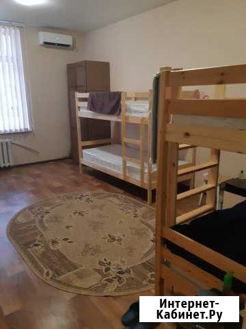Комната 30 м² в > 9-ком. кв., 1/5 эт. в аренду посуточно в Севастополе Севастополь - изображение 1