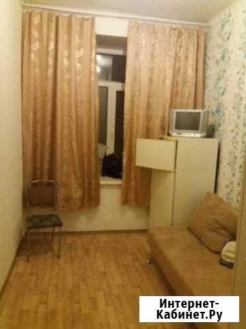 Комната 8 м² в 6-ком. кв., 2/2 эт. на продажу в Саратове Саратов - изображение 1
