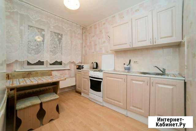 1-комнатная квартира, 43 м², 3/9 эт. в аренду посуточно в Челябинске Челябинск - изображение 1