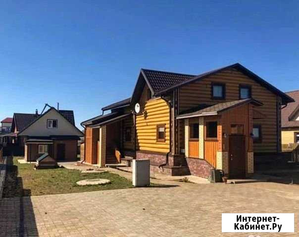 Коттедж 220 м² на участке 18 сот. в аренду посуточно в Пскове Псков - изображение 1