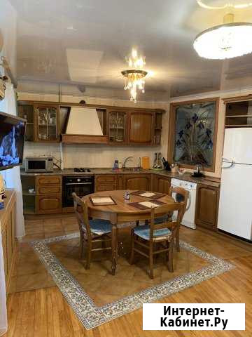 3-комнатная квартира, 80 м², 2/10 эт. в аренду посуточно в Хабаровске Хабаровск - изображение 1