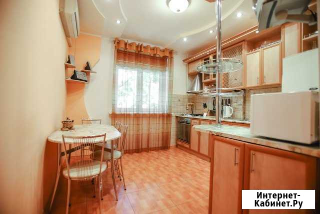2-комнатная квартира, 58 м², 2/4 эт. в аренду посуточно в Севастополе Севастополь - изображение 1
