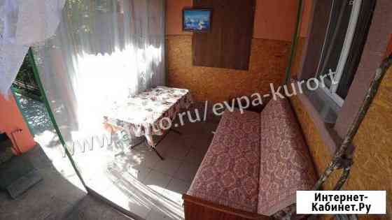 Дом 50 м² на участке 1 сот. в аренду посуточно в Евпатории Евпатория