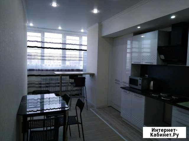 1-комнатная квартира, 50 м², 10/15 эт. в аренду посуточно в Астрахани Астрахань - изображение 1