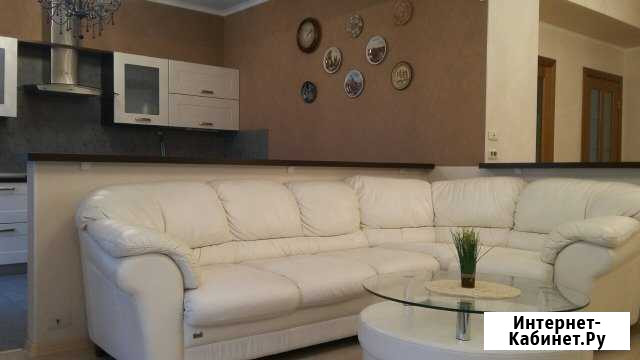 3-комнатная квартира, 98 м², 3/3 эт. в аренду посуточно в Магнитогорске Магнитогорск - изображение 1