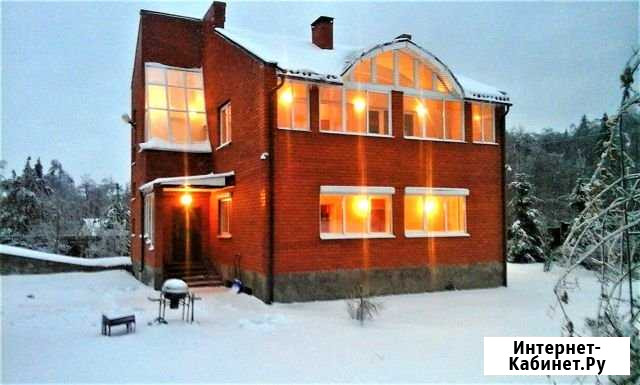 Коттедж 340 м² на участке 30 сот. в аренду посуточно в Яхроме Яхрома - изображение 1