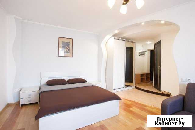 1-комнатная квартира, 42 м², 3/5 эт. в аренду посуточно в Красноярске Красноярск - изображение 1