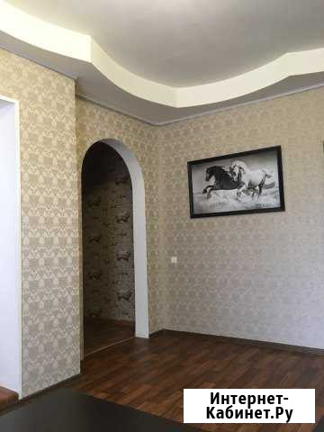 3-комнатная квартира, 56 м², 3/3 эт. в аренду посуточно в Шахтах Шахты - изображение 1